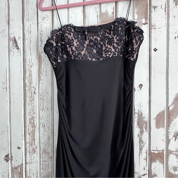 Black Dress STUNNER with Beige Top Underlay and Lace Detail, Size 16 -Runs  Small